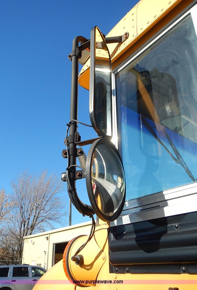 image for item J6314 2000 Freightliner FS65 Thomas school bus