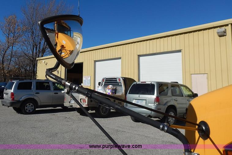 image for item J6314 2000 Freightliner FS65 Thomas school bus