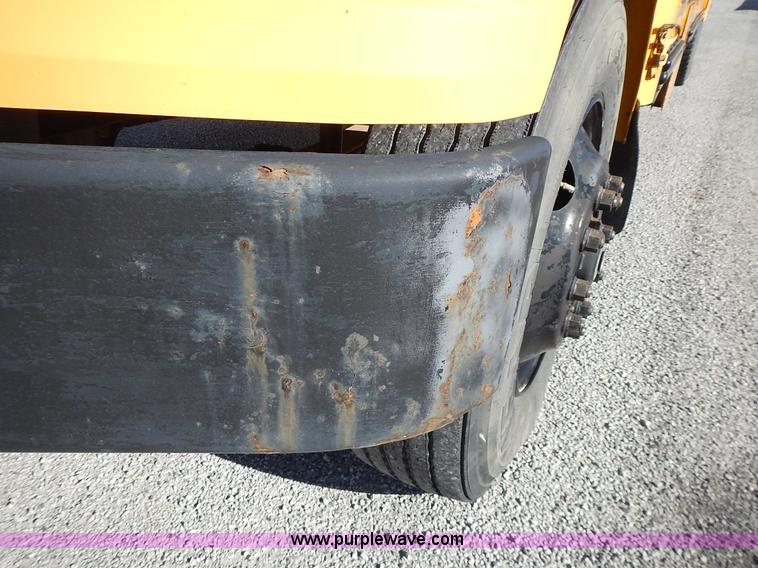 image for item J6314 2000 Freightliner FS65 Thomas school bus