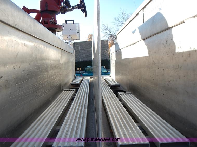 image for item J6335 1995 Emergency One fire truck