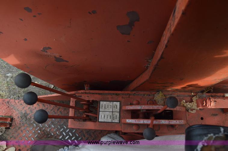 image for item J7011 Allis Chalmers 180 tractor