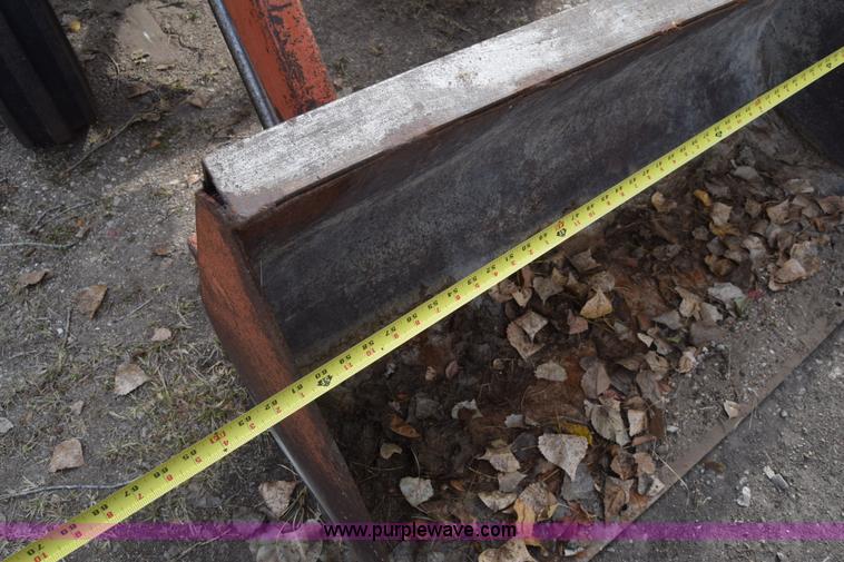 image for item J7011 Allis Chalmers 180 tractor