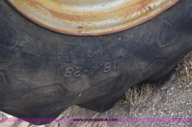 image for item J7011 Allis Chalmers 180 tractor