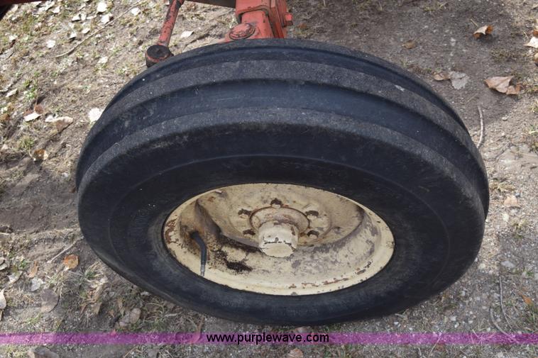 image for item J7011 Allis Chalmers 180 tractor