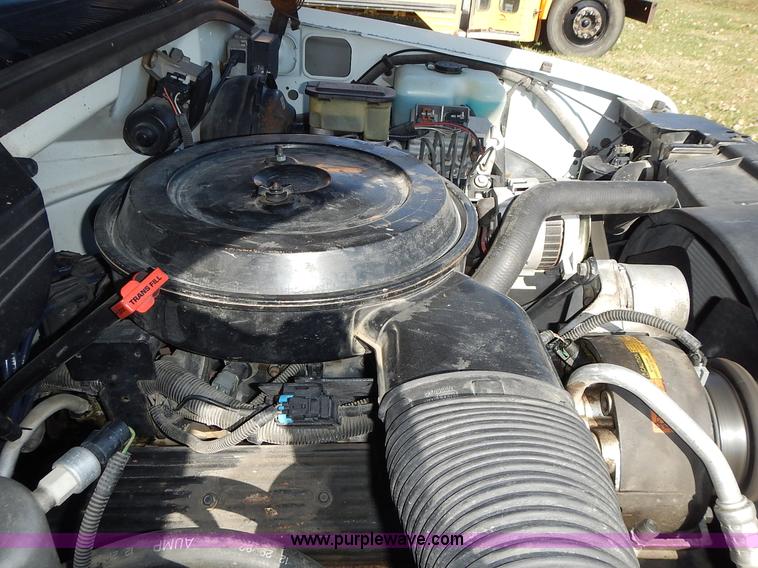 image for item J7023 1993 Chevrolet Suburban C1500 SUV