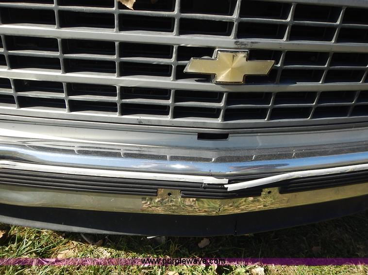 image for item J7023 1993 Chevrolet Suburban C1500 SUV