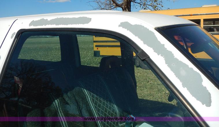 image for item J7023 1993 Chevrolet Suburban C1500 SUV