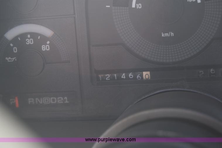 image for item J7024 1989 Chevrolet C1500 pickup truck