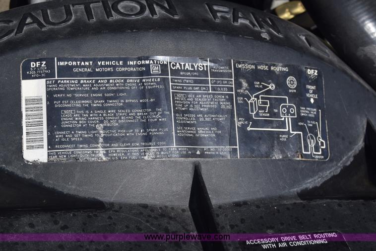 image for item J7024 1989 Chevrolet C1500 pickup truck