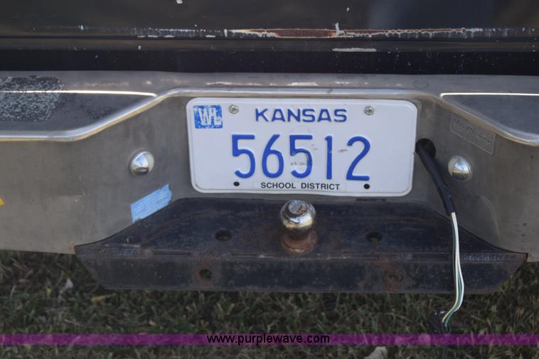 image for item J7024 1989 Chevrolet C1500 pickup truck