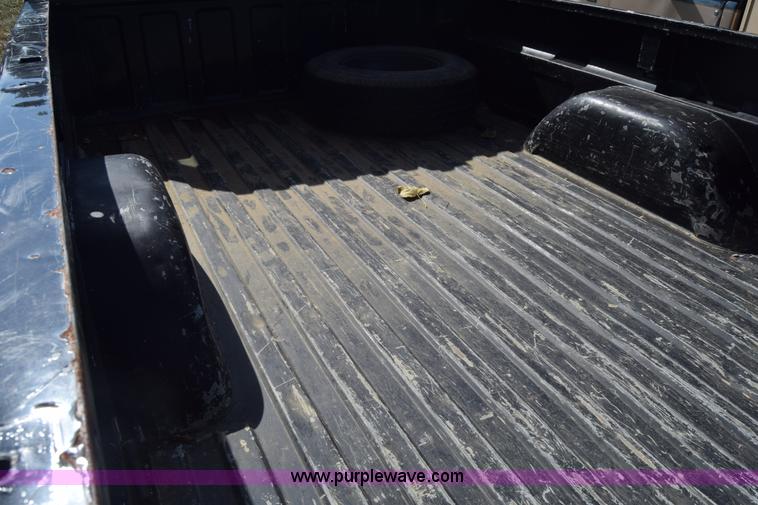 image for item J7024 1989 Chevrolet C1500 pickup truck