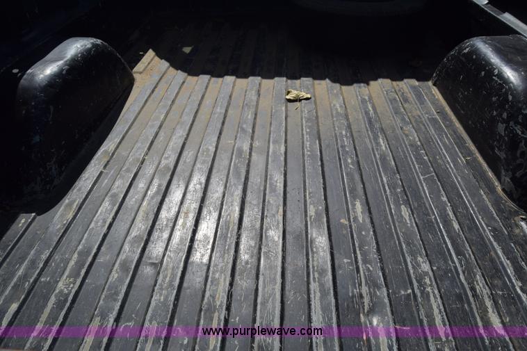 image for item J7024 1989 Chevrolet C1500 pickup truck