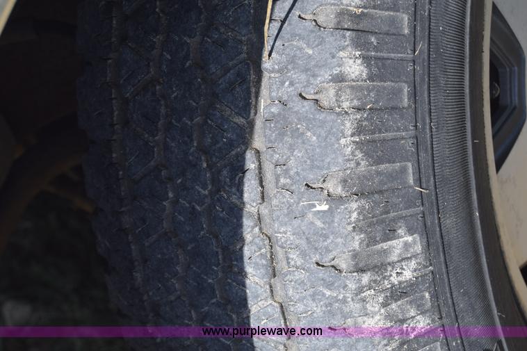 image for item J7024 1989 Chevrolet C1500 pickup truck