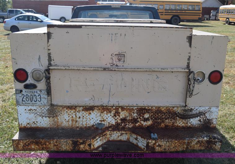 image for item J7025 1993 Ford F150 utility pickup truck