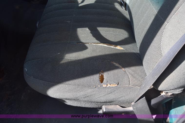 image for item J7025 1993 Ford F150 utility pickup truck