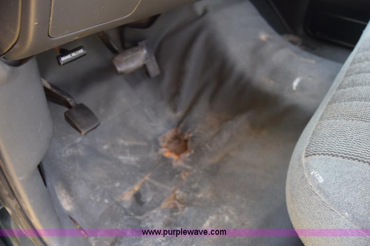 image for item J7025 1993 Ford F150 utility pickup truck