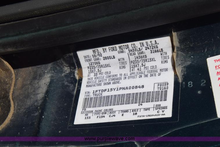 image for item J7025 1993 Ford F150 utility pickup truck