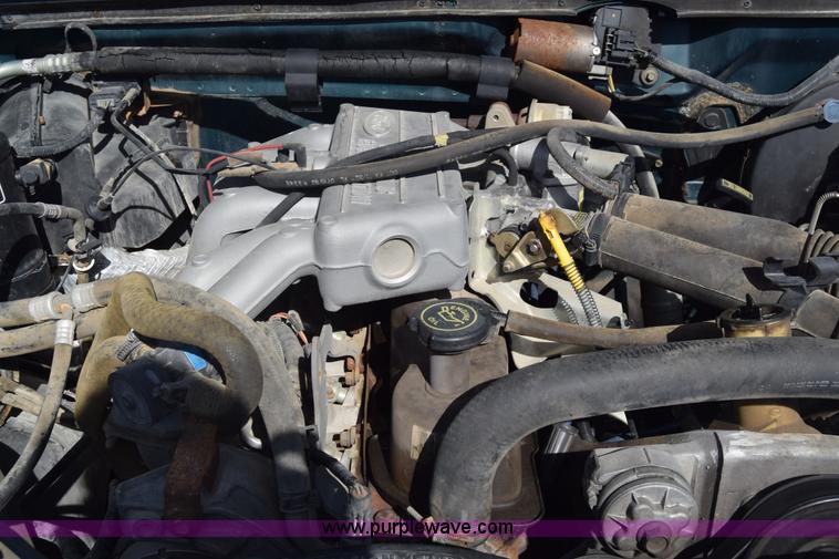 image for item J7025 1993 Ford F150 utility pickup truck