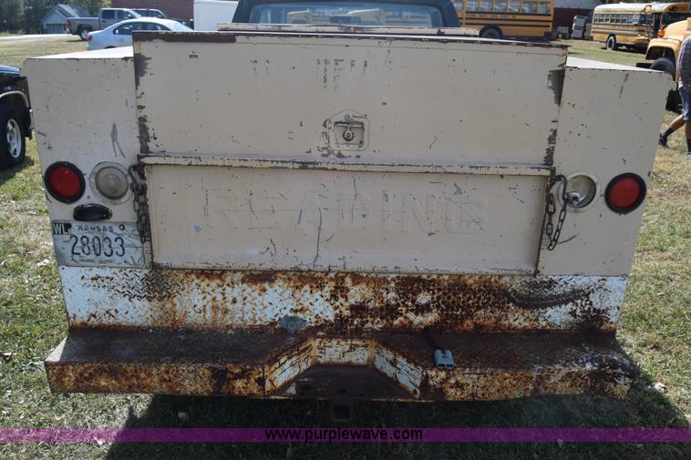 image for item J7025 1993 Ford F150 utility pickup truck