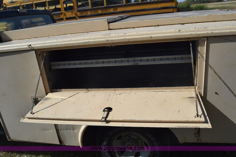 image for item J7025 1993 Ford F150 utility pickup truck