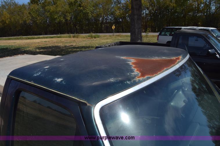 image for item J7025 1993 Ford F150 utility pickup truck