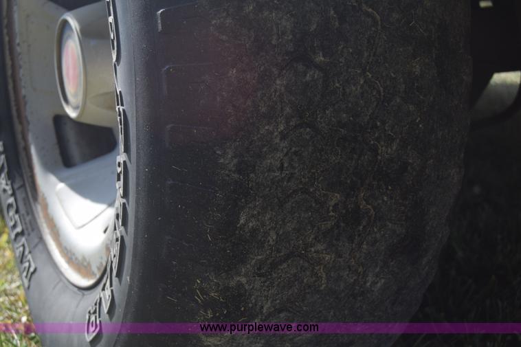 image for item J7025 1993 Ford F150 utility pickup truck