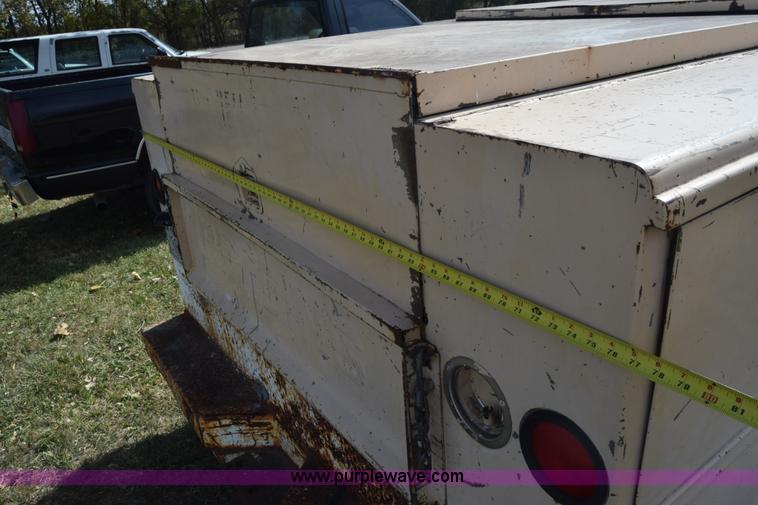 image for item J7025 1993 Ford F150 utility pickup truck