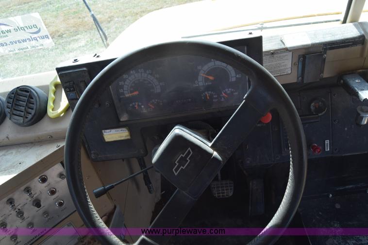 image for item J7026 1995 Chevrolet Blue Bird school bus