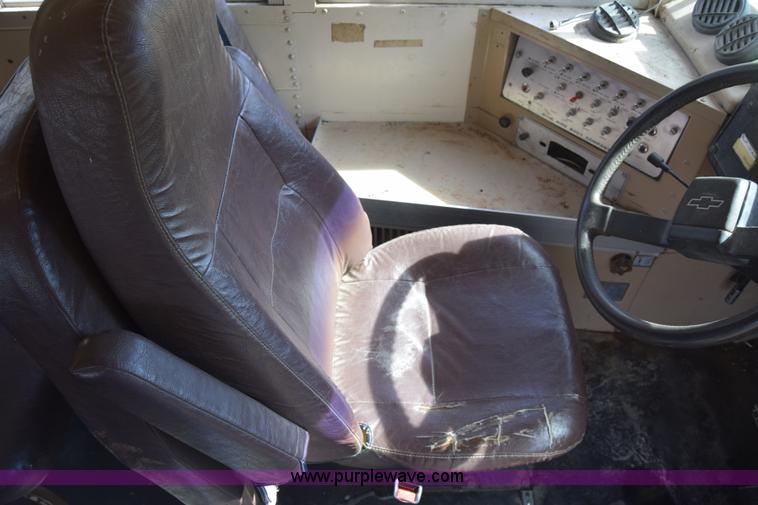 image for item J7026 1995 Chevrolet Blue Bird school bus