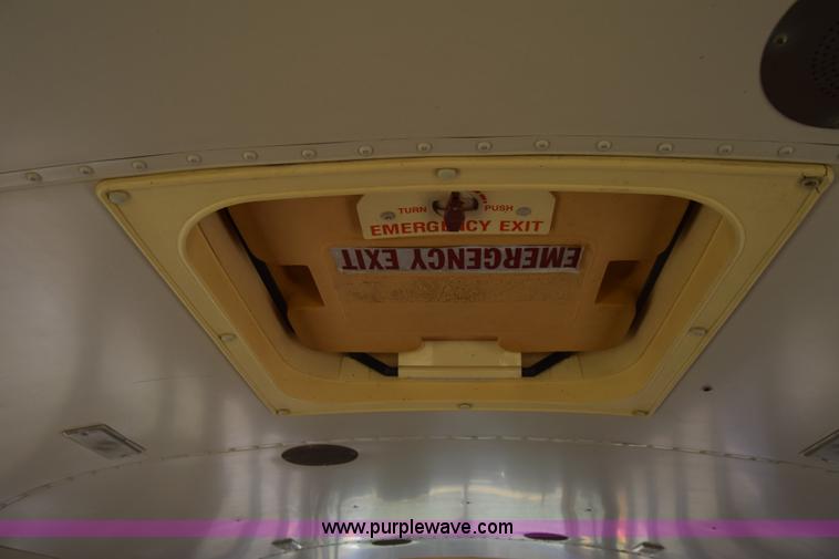 image for item J7026 1995 Chevrolet Blue Bird school bus