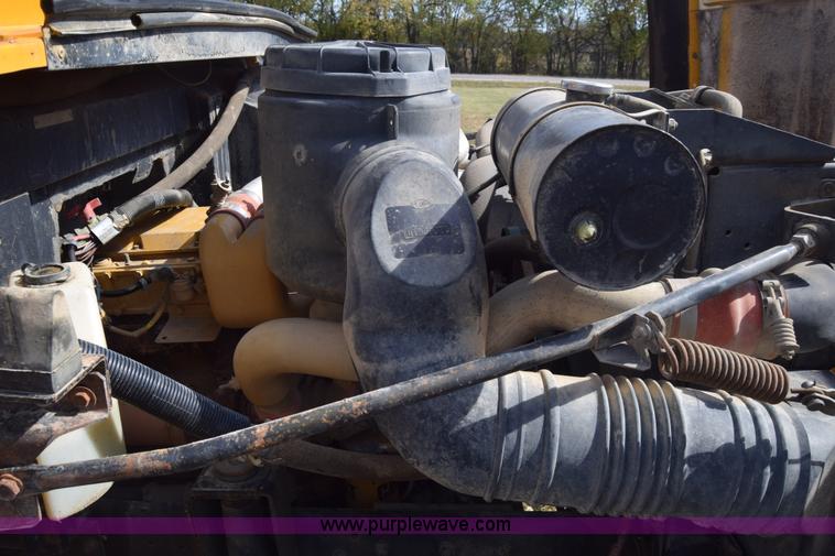 image for item J7026 1995 Chevrolet Blue Bird school bus