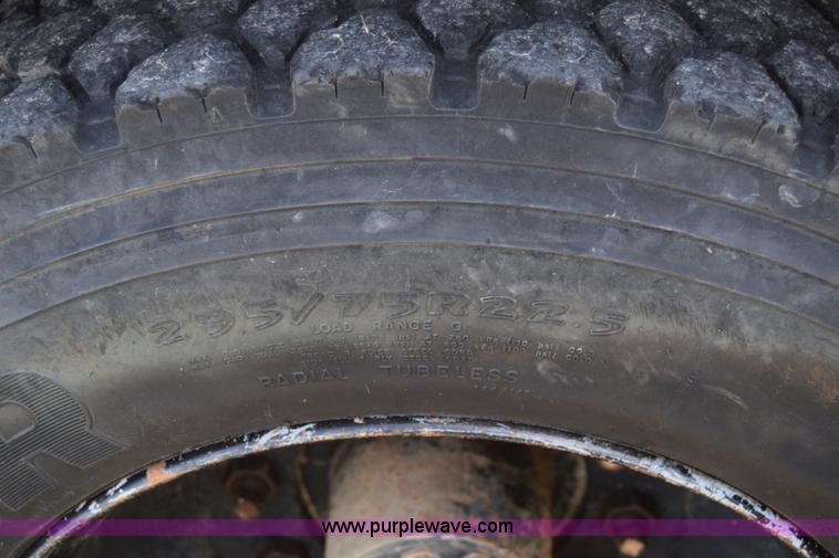 image for item J7026 1995 Chevrolet Blue Bird school bus