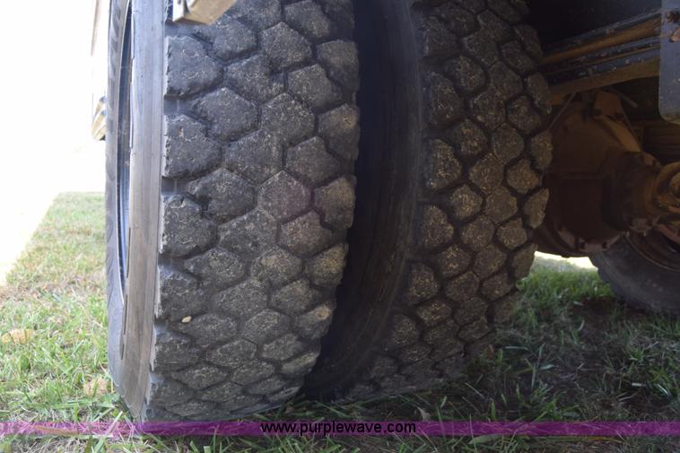 image for item J7026 1995 Chevrolet Blue Bird school bus