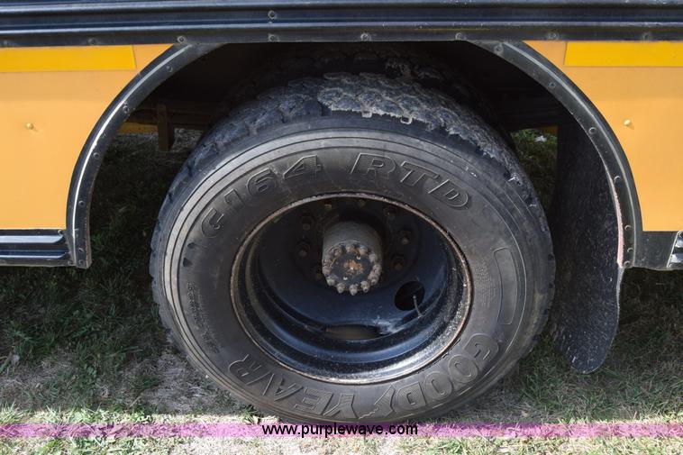 image for item J7026 1995 Chevrolet Blue Bird school bus