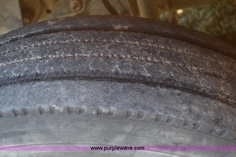 image for item J7026 1995 Chevrolet Blue Bird school bus