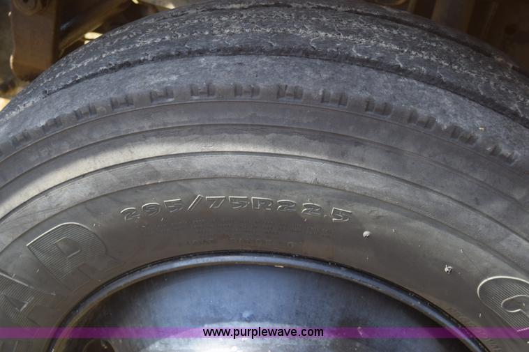 image for item J7026 1995 Chevrolet Blue Bird school bus