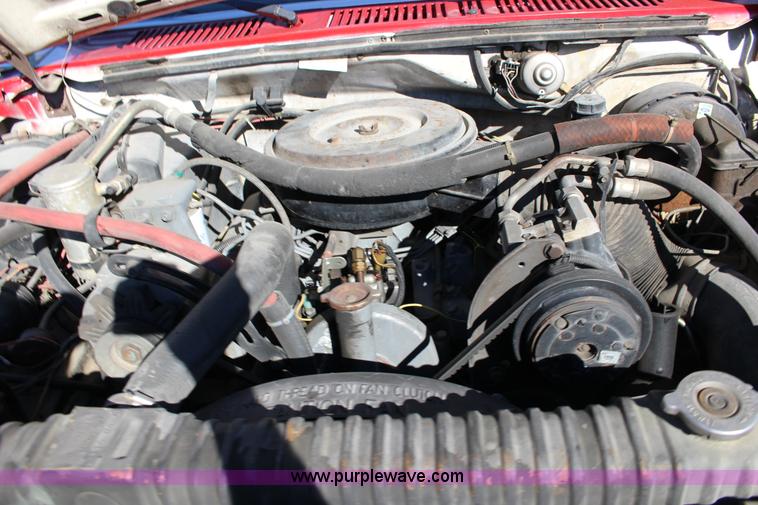 image for item J7499 1984 Ford F350 flatbed pickup truck