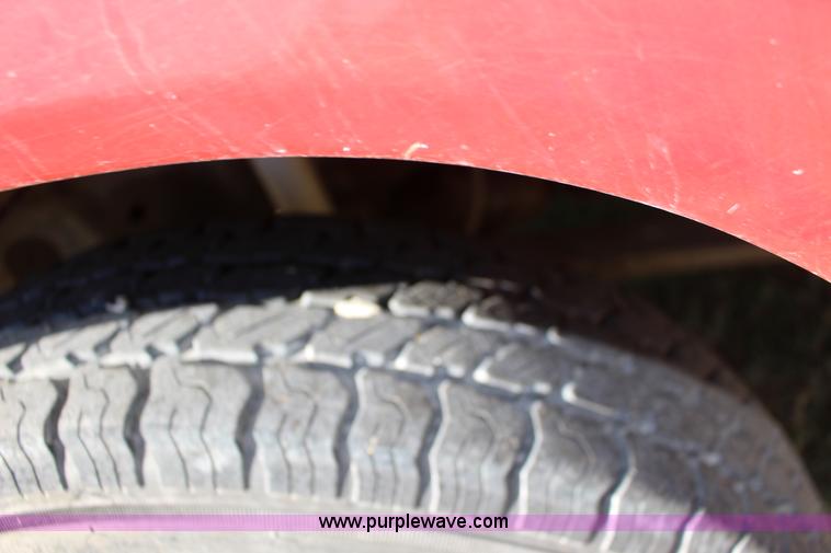 image for item J7499 1984 Ford F350 flatbed pickup truck