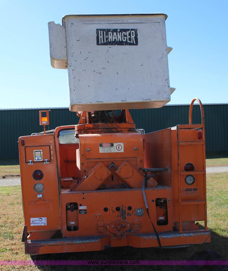 image for item J7500 1985 Ford F700 bucket truck