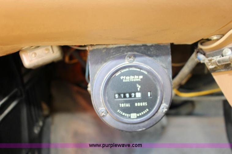 image for item J7500 1985 Ford F700 bucket truck