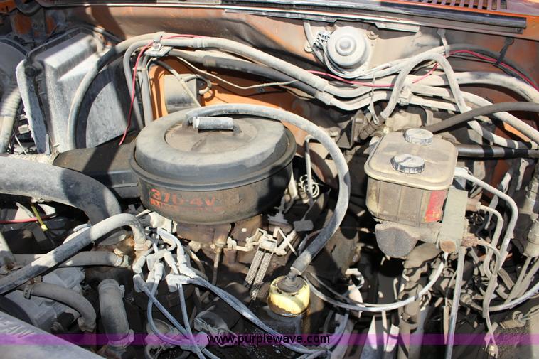 image for item J7500 1985 Ford F700 bucket truck