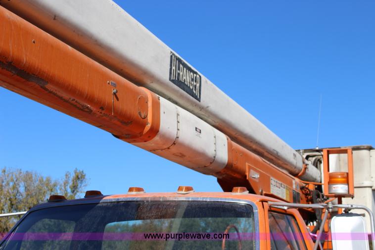 image for item J7500 1985 Ford F700 bucket truck