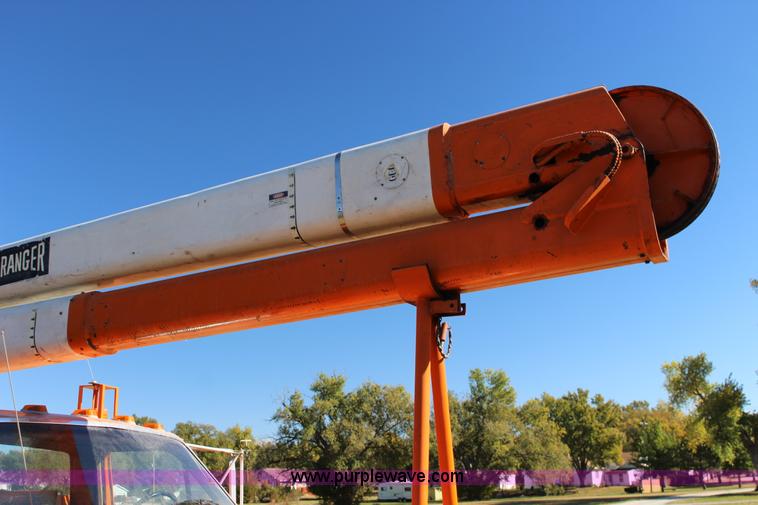 image for item J7500 1985 Ford F700 bucket truck