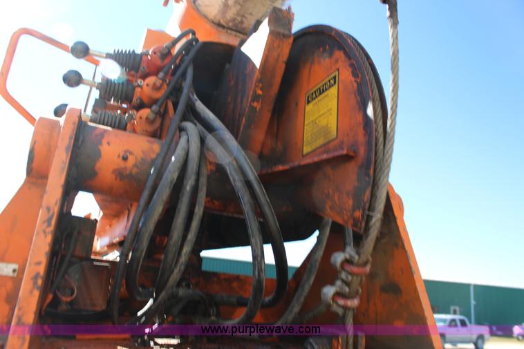 image for item J7500 1985 Ford F700 bucket truck