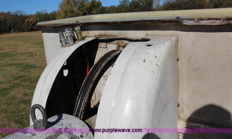 image for item J7500 1985 Ford F700 bucket truck