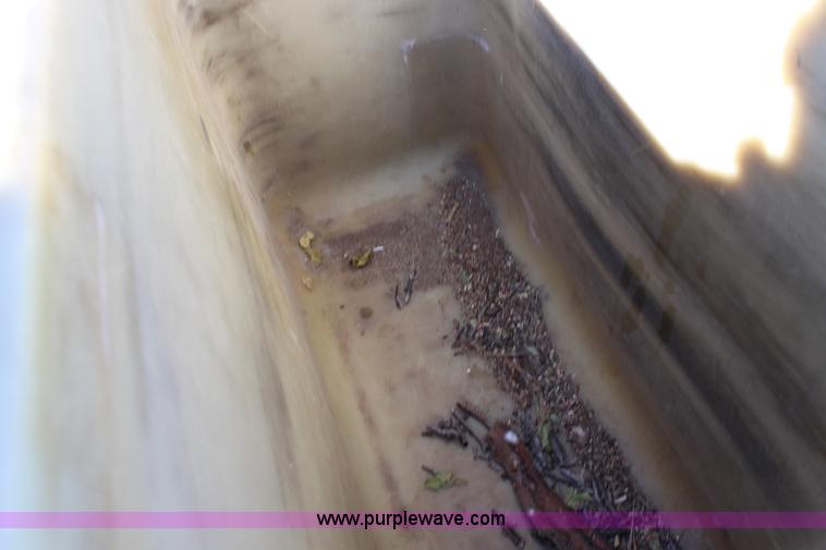 image for item J7500 1985 Ford F700 bucket truck