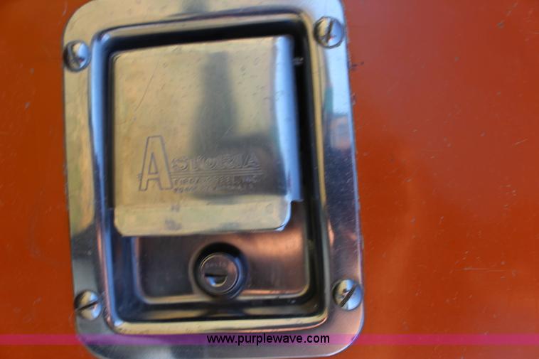 image for item J7500 1985 Ford F700 bucket truck