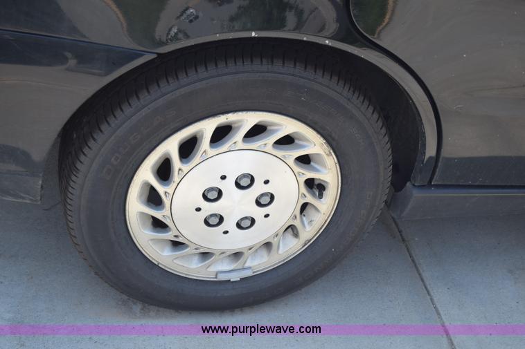 image for item J7832 2001 Saturn LS LS1