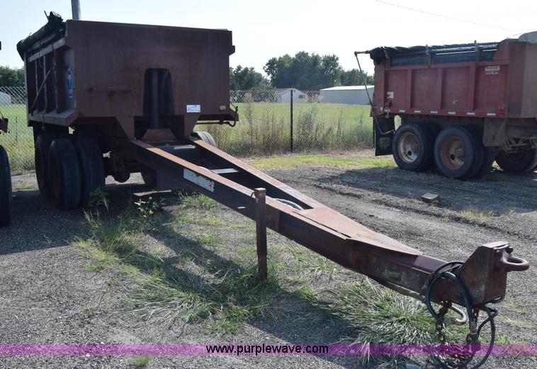 image for item J8196 1995 Wheeler pup trailer