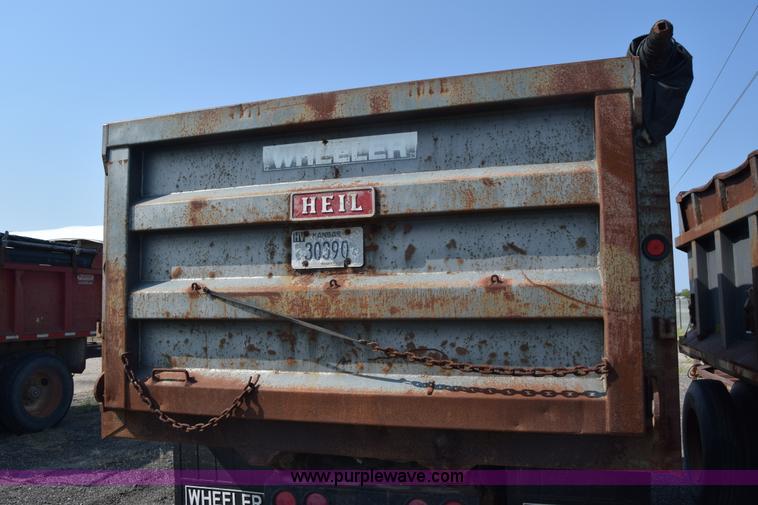 image for item J8196 1995 Wheeler pup trailer